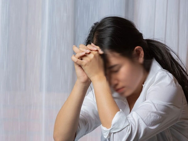 Nghỉ lễ đầu tiên ở nhà chồng, tôi ám ảnh kinh hoàng khi mẹ chồng giao cho đi chợ nấu nướng 4 mâm cỗ