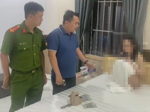 Bắt giữ cô gái chuyên môi giới bán dâm 6 triệu đồng/đêm