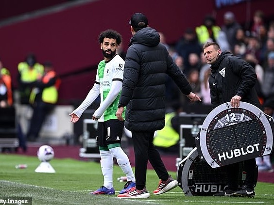 Sao West Ham tiết lộ màn đấu khẩu giữa Salah và Klopp