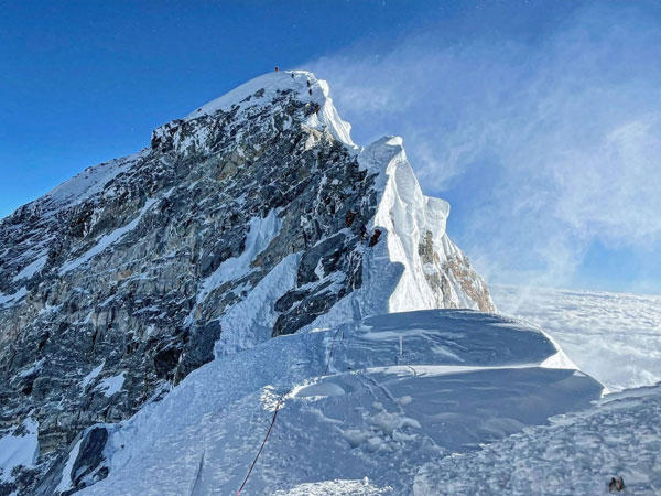 Lý giải về sức hút của đỉnh Everest