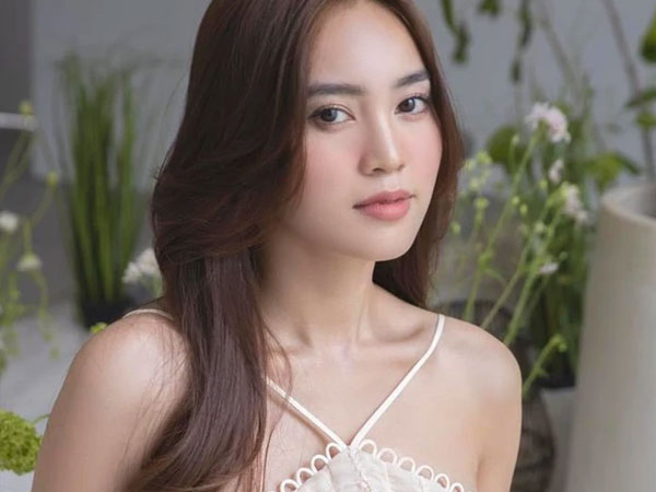 Lan Ngọc lộ diện nói 1 câu rõ thái độ trước ngày tạm rời showbiz sang Úc du học