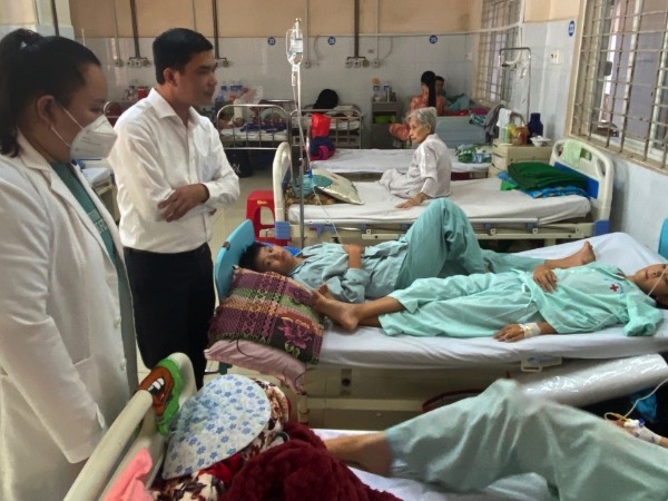 15 học sinh 4 trường ở Thủ Đức nhập viện, nghi ngộ độc thực phẩm