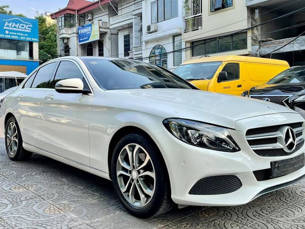 Xe sang Mercedes-Benz C200 2018 từng được săn đón rớt giá chóng mặt sau 6 năm