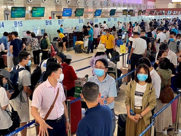 Giá vé máy bay tăng cao, Bộ GTVT yêu cầu thanh tra