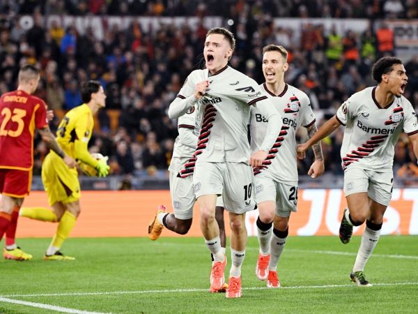 Bayer Leverkusen tiếp tục bay cao ở Europa League