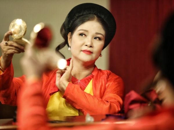 Nữ NSND lấy chồng hơn 2 thập kỷ nhưng không có con, nhan sắc U50 vẫn trẻ trung, tươi rói dù trải qua nhiều biến cố
