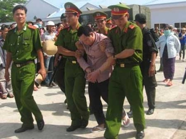 Sát nhân 'khát tình' vừa ra tù đã bức tử 2 cô gái trẻ