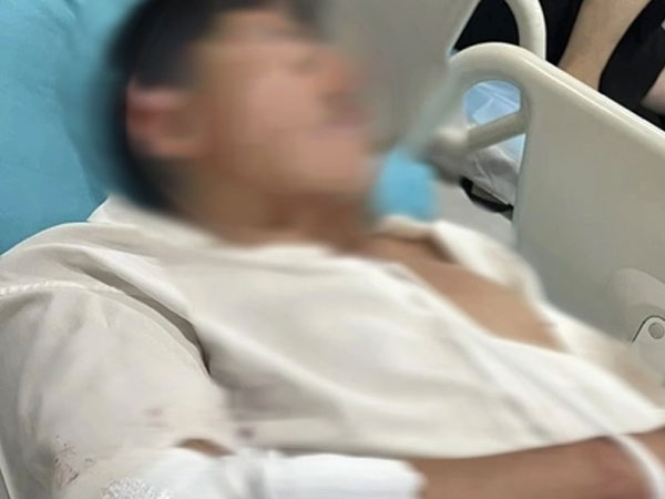 Một phó hiệu trưởng bị chém xuất phát từ ghen tuông