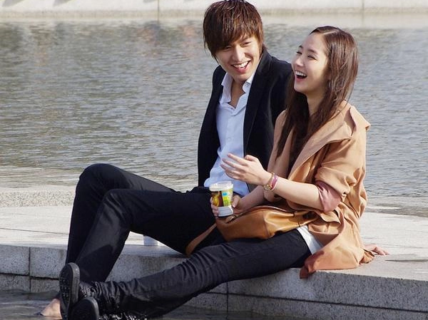 Bom tấn một thời của Lee Min Ho - Park Min Young bất ngờ được nhắc lại: Siêu phẩm ngày đó giờ bị chê tan nát?