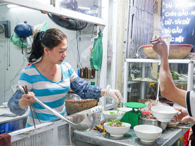 Những quán phở Hà Nội được truyền thông nước ngoài hết lời ca ngợi