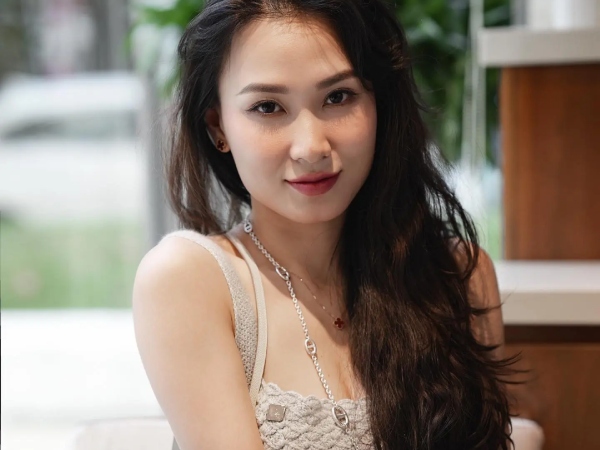 'Phú bà' Như Lan bị tố dùng túi Hermes fake là ai?