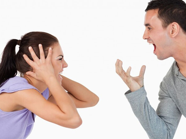 Đưa bạn thân đi đánh ghen cùng, người vợ về ám ảnh suốt cả tháng