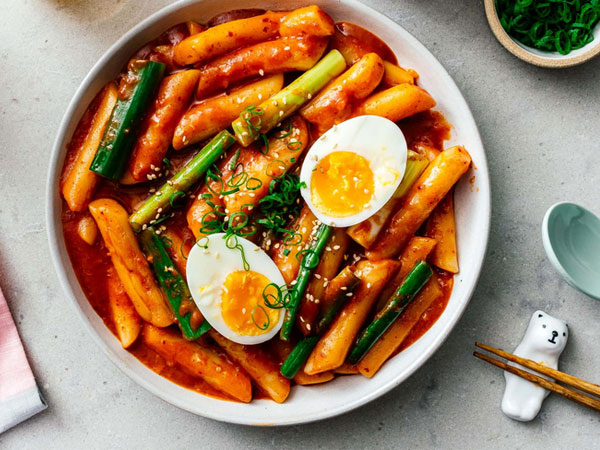 Tokbokki: Món ăn đường phố nổi tiếng ở Hàn Quốc