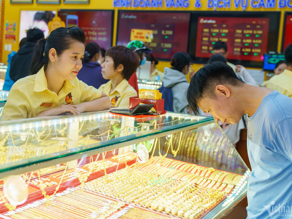 Cấm mua bán vàng bằng tiền mặt, tốt nhưng rất tiếc?