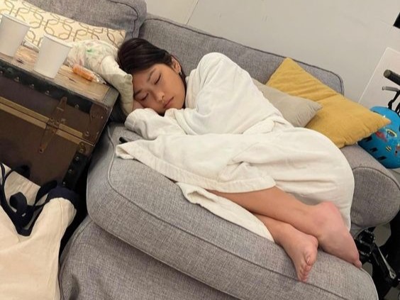 Một kiểu dậy sớm gây hại cho cơ thể hơn cả thức khuya