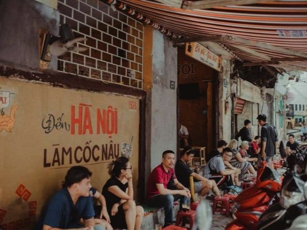 Những hàng quán ngon nức tiếng ngót nghét trăm tuổi ở Hà Nội