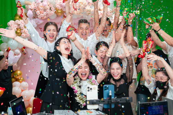 Thực hư chuyện vợ chồng TikToker ở Hà Nội livestream doanh thu 100 tỷ