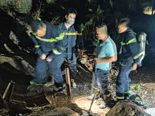 Thi thể bé trai 8 tuổi được tìm thấy dưới giếng sâu sau 3 ngày mất tích