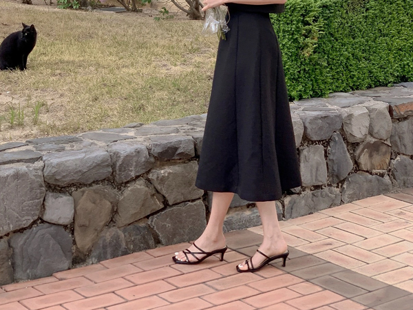 4 mẫu sandal tôn dáng hiệu quả nhất và còn kết hợp được với mọi kiểu trang phục