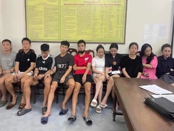 Vụ 5 cầu thủ CLB Hà Tĩnh bị bắt vì dùng chất cấm:  'Bay lắc' cùng 5 cô gái trong 2 phòng khách sạn