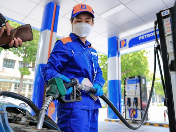 Giá xăng giảm sốc từ 15h hôm nay