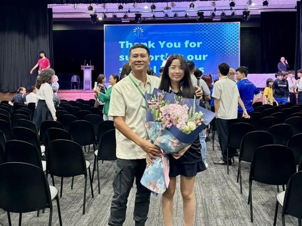 Hồ Hoài Anh lộ diện bên con gái, Lưu Hương Giang có động thái gây chú ý với chồng cũ