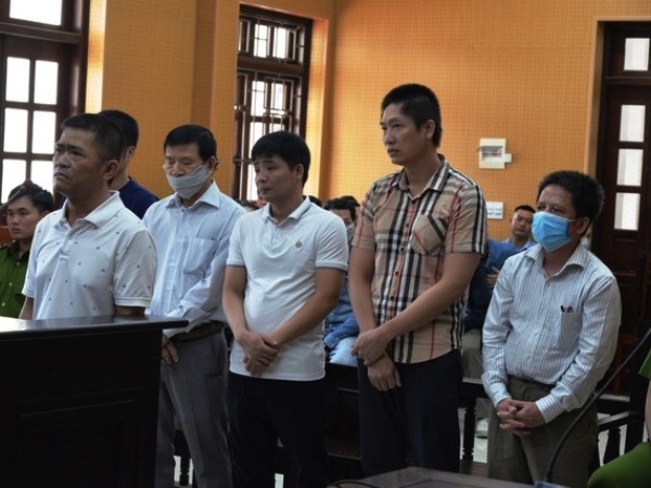 Trả giá vì 'giúp' tội phạm hoãn thi hành án