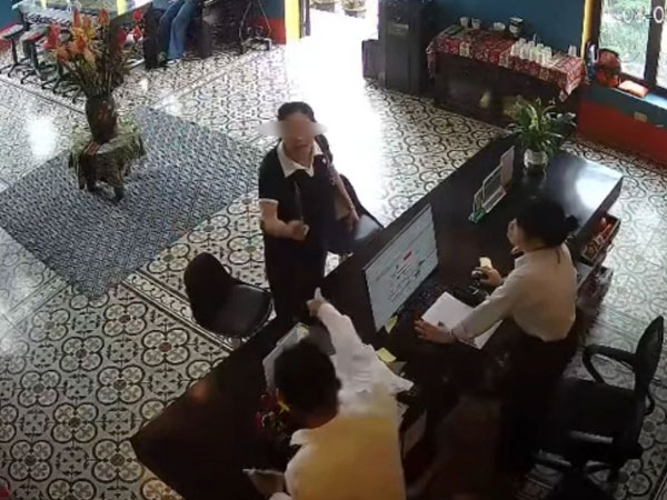 Resort cực hot ở Sa Pa bị tố chửi khách bằng lời lẽ nặng nề, khi trích xuất camera thì lại xoá bài phốt: Thực hư câu chuyện thế nào?