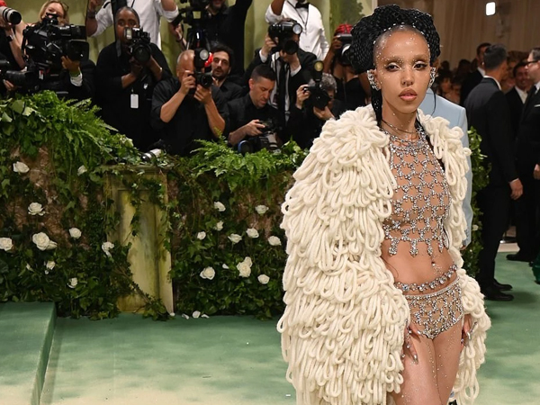 Tại sao lại khỏa thân đến Met Gala?