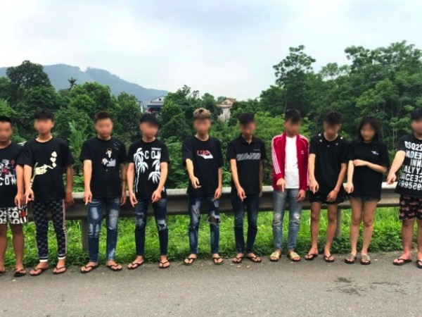 Khởi tố nhóm thanh thiếu niên đi xe máy bốc đầu trên cao tốc