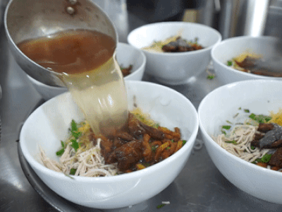 Bún thang lươn Phố Hiến lạ miệng ở Hà Nội, khách ăn tấm tắc khen đậm đà