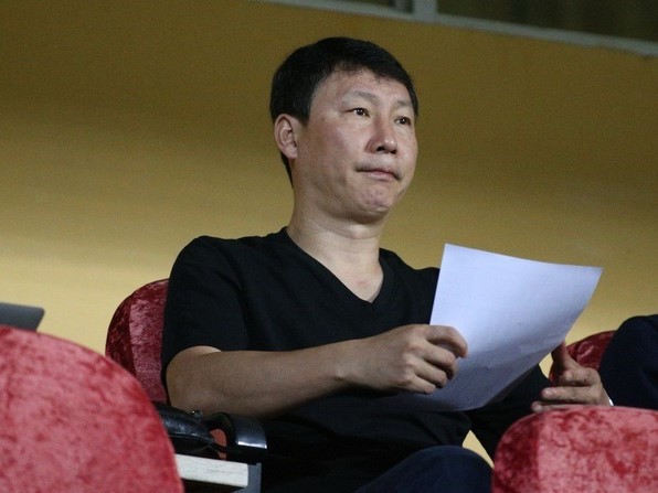 Ngôi sao lò HAGL 'mất điểm', HLV Kim Sang-sik sẽ trao cơ hội cho nhân tố lạ thời ông Troussier?