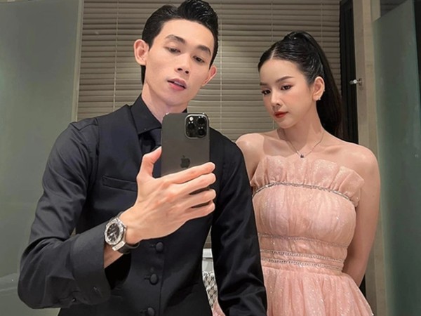 DJ Mie bất ngờ tặng hoa cho Hồng Thanh, có dấu hiệu quay lại hậu 6 tháng chia tay?