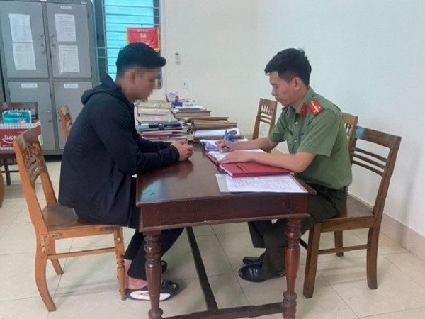 Không chấp hành đo nồng độ cồn, còn đăng bài nói xấu công an