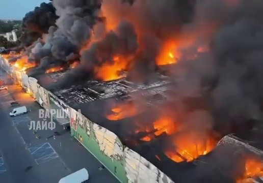 Cháy trung tâm thương mại ở Ba Lan: Nhiều quầy hàng của người Việt bị ảnh hưởng