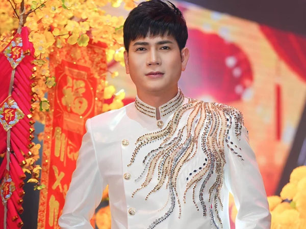 Ca sĩ Quách Thành Danh vào viện cấp cứu