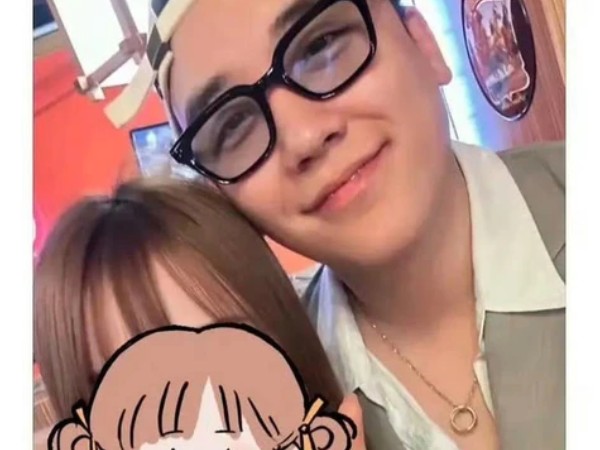 Phẫn nộ Seungri gạ gẫm vui vẻ với 1 cô gái trên... nền nhạc của BIGBANG!