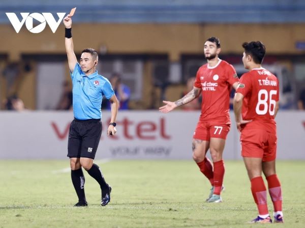 VAR tạo diễn biến nghẹt thở trong cặp đấu muộn nhất vòng 18 V-League