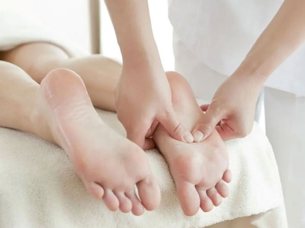 Gan có tốt không, nhìn vào chân là biết: Người có gan xấu thường có 5 bất thường này trên bàn chân