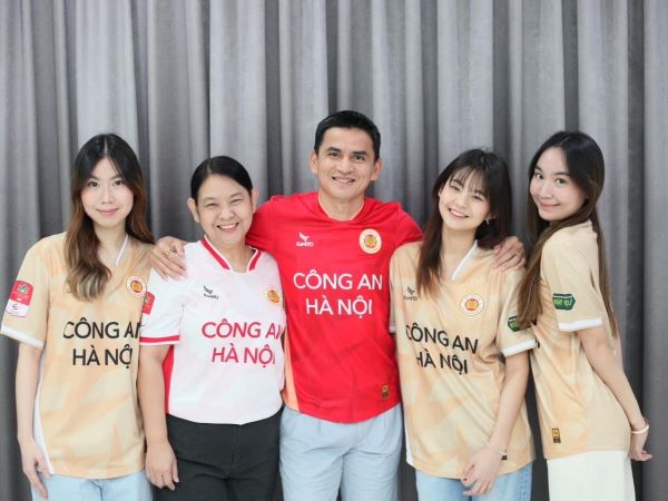 Vừa về đến Thái Lan, HLV Kiatisuk đã làm ngay điều đặc biệt này cho CLB CAHN