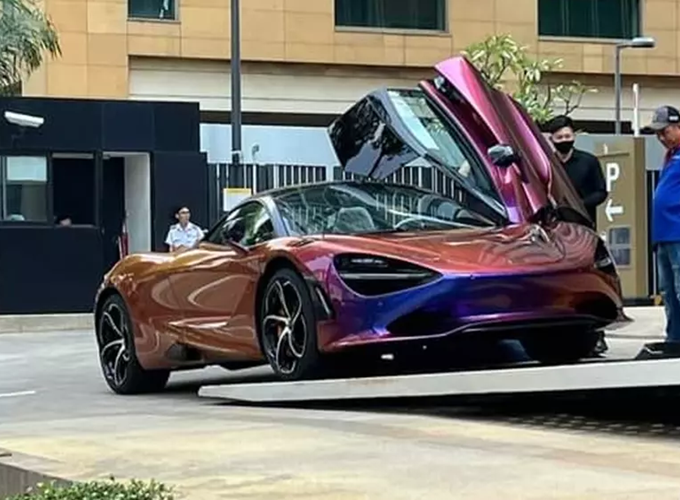 McLaren 750S gần 20 tỷ màu sơn “tắc kè” đầu tiên về Việt Nam