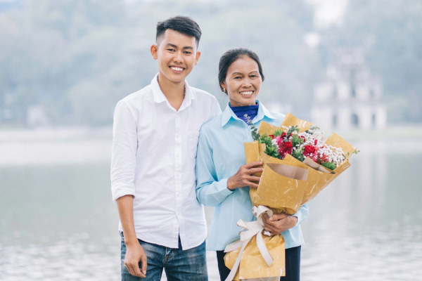 Chủ kênh YouTube Ẩm thực mẹ làm lọt top Forbes 30 Under 30 châu Á: Mẹ vẫn chưa biết tin vì bận ra đồng từ sáng sớm