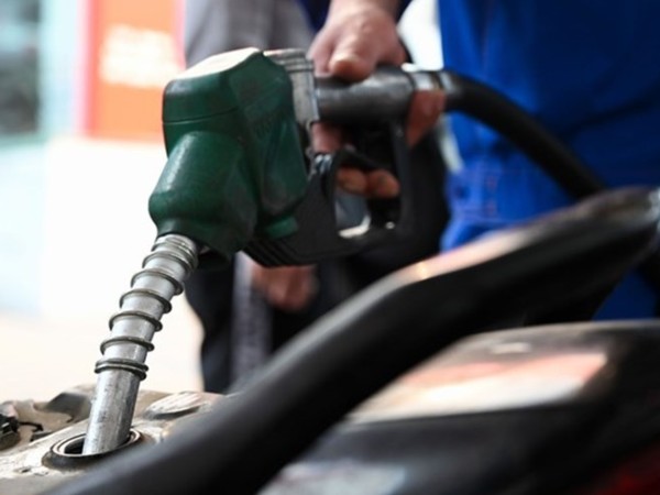 Giá xăng RON 95 tiếp tục giảm đáng kể, dầu diesel tăng nhẹ
