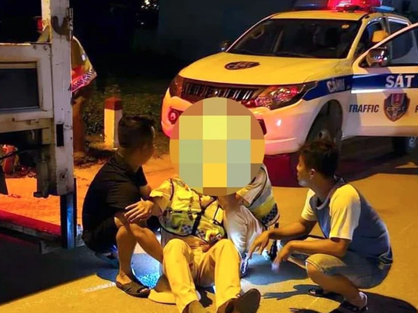 'Né' kiểm tra nồng độ cồn, nam thanh niên tông gãy chân CSGT