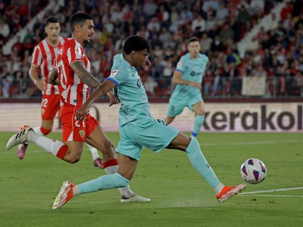 Thắng dễ đội xuống hạng, Barca giữ vững ngôi nhì