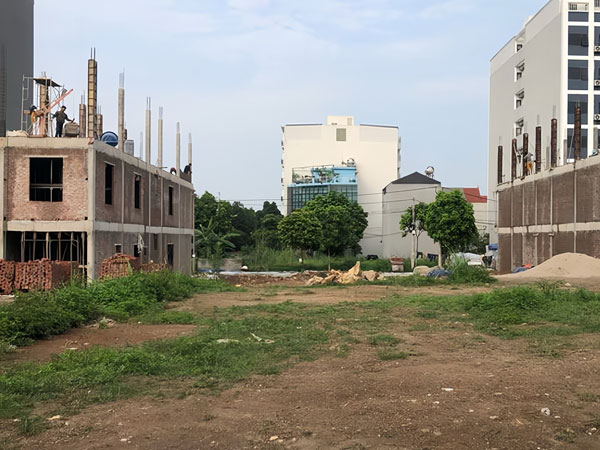 Giá đất Hòa Lạc nóng rẫy, nhà đầu tư nghi ngại rút khỏi thị trường