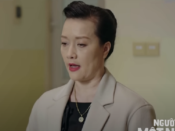 Người một nhà tập 16: Bà Thư đem tiền đến năn nỉ Trí tha cho Long, nói một câu khiến anh em Tuệ đau lòng
