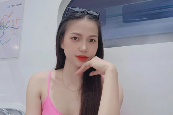Hoa khôi bóng chuyền 22 tuổi: Chân dài miên man, gương mặt giống Hương Tràm