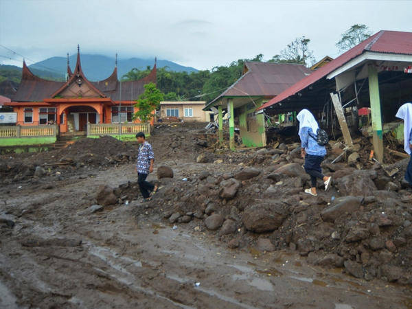 Lũ dung nham càn quét Indonesia, gần 70 người thiệt mạng