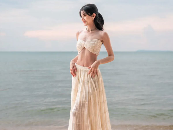 Váy áo đi biển của mỹ nhân đẹp nhất Đạp Gió 2024, chị em diện theo đảm bảo slay trong từng khung hình